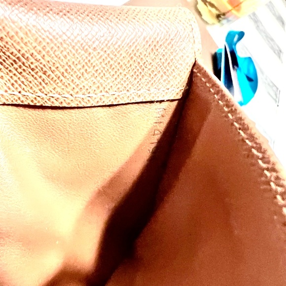 ♥️LV PRISTINE COMPACT WALLET EUC - Picture 8 of 16